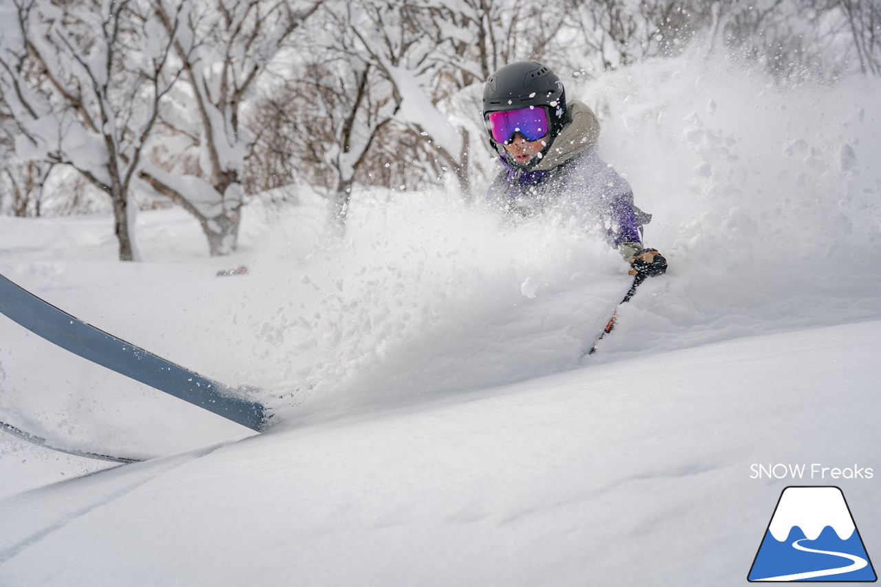 サッポロテイネ｜プロスキーヤー・中西太洋さんが、今季 SNOW Freaks 初登場。コンディション良好なゲレンデ＆パウダーを滑る、そして、撮る！